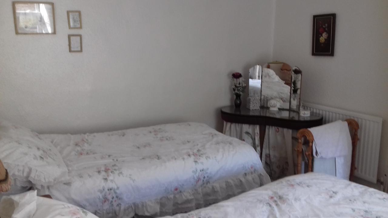 Hills Farm B&B Laugharne Extérieur photo